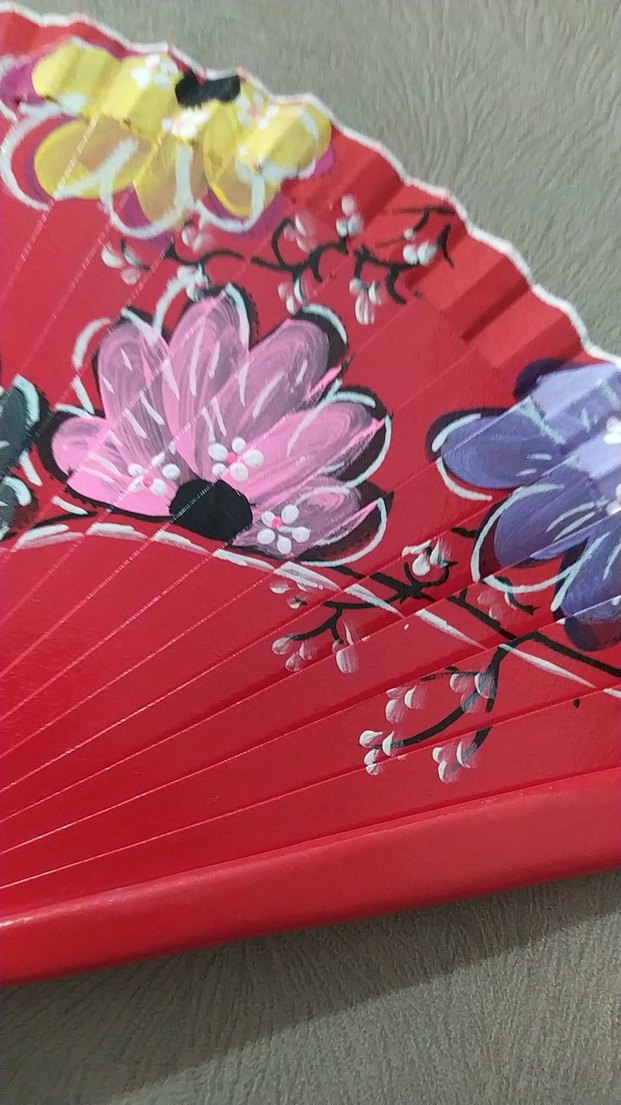 Renkli Çiçek Desenli Kırmızı Yelpaze - Görsel 4