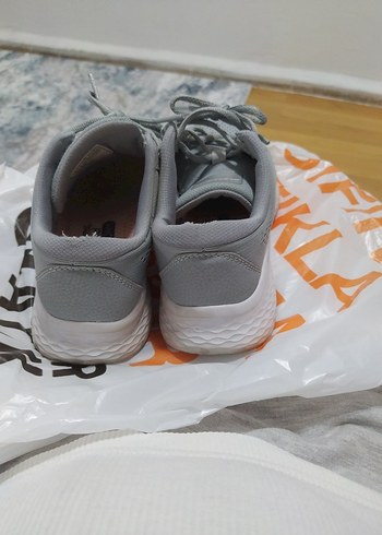 35 Beden Gri Skechers kız çocuk Spor Ayakkabı