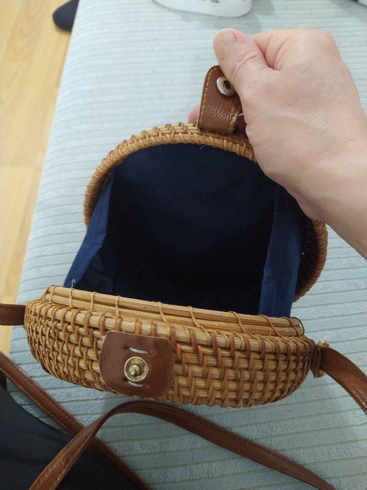 Bej Örgü Detaylı Yuvarlak Kadın Çapraz Çanta - Görsel 3