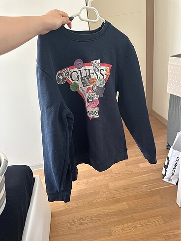 GUESS ÜST