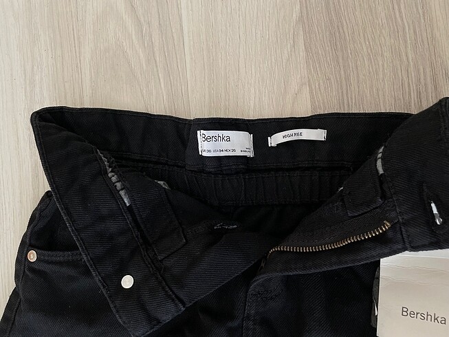 s Beden Bershka şort