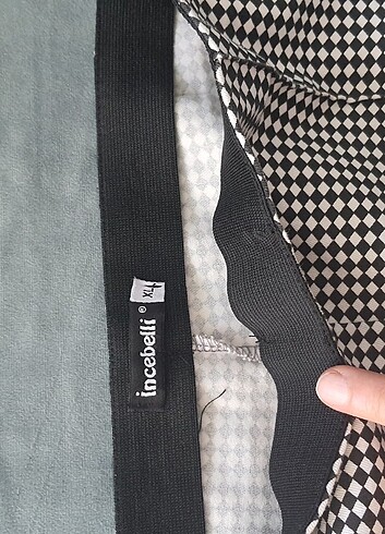xl Beden siyah Renk Kareli XL pantolan 42 beden