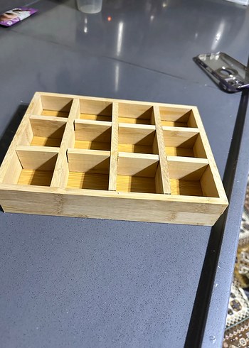 Bej Ahşap Makyaj Düzenleyici - Görsel 2