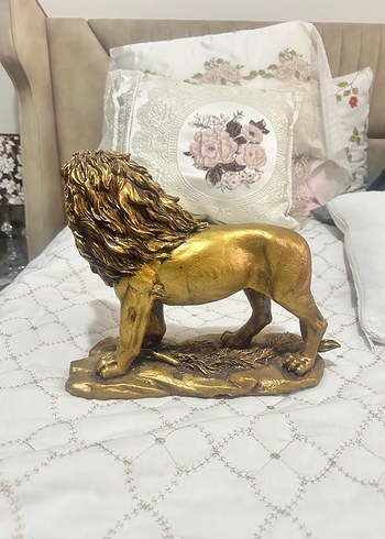 Parlak Altın Renkli Aslan Figürü - Görsel 2