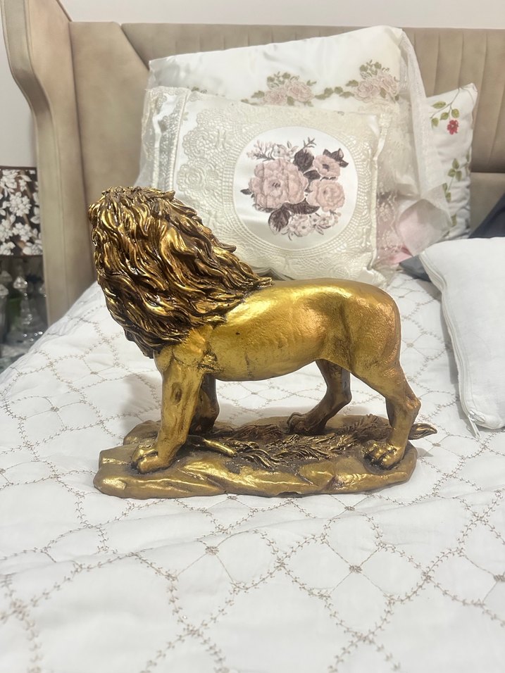 Parlak Altın Renkli Aslan Figürü - Görsel 2