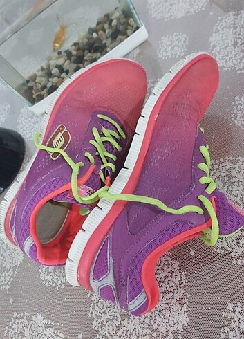 39 Beden pembe Renk 39 numara skechers spor ayakkabı
