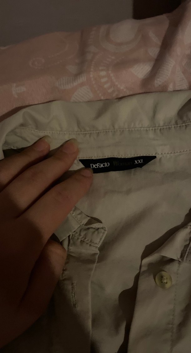 Düğmeli Bej Keten Kadın Gömlek - Görsel 2