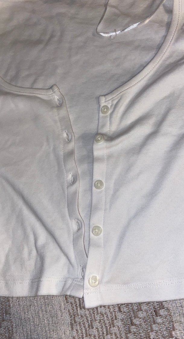 Düğmeli Beyaz Keten Kısa Kollu Bluz - Görsel 2