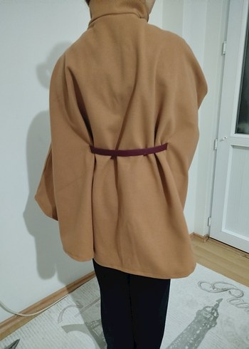 Bej Yüksek Yakalı Kadın Panço - Görsel 3