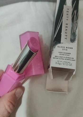 Fenty Beauty Pastel Pembe Parlak Dudak Parlatıcısı - Görsel 3