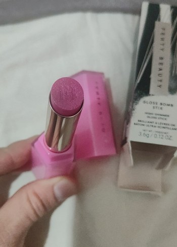 Fenty Beauty Pastel Pembe Parlak Dudak Parlatıcısı - Görsel 2