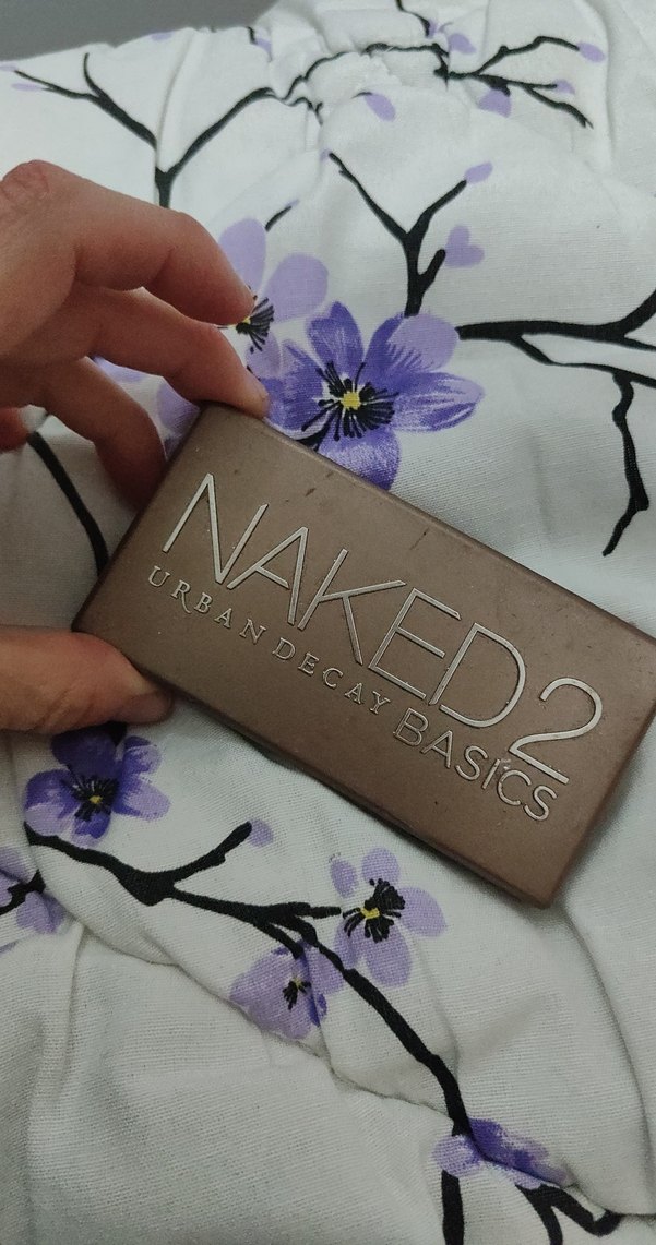 Bej ve Gri Tonlarında Göz Farı Paleti - Görsel 4