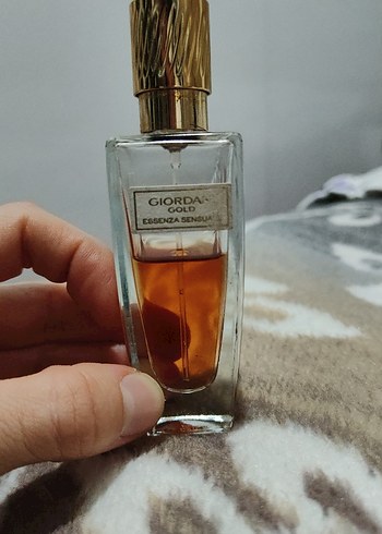 Giordani Gold Essenza Sensuale Parfüm vanilya ve beyaz cicekler - Görsel 4