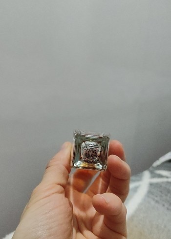 Giordani Gold Essenza Sensuale Parfüm vanilya ve beyaz cicekler - Görsel 3