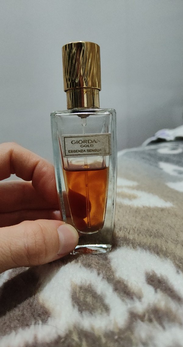 Giordani Gold Essenza Sensuale Parfüm vanilya ve beyaz cicekler - Görsel 4