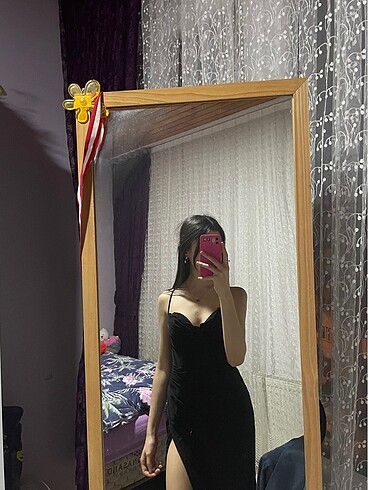 Siyah askılı yırtmaçlı abiye - Görsel 2