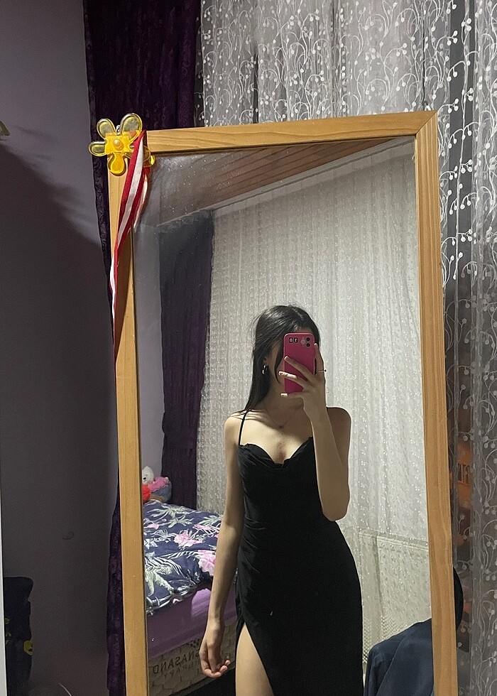 Siyah askılı yırtmaçlı abiye - Görsel 2