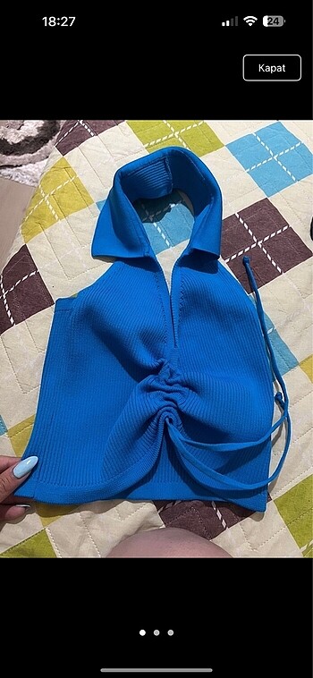 Mavi yakalı bluz
