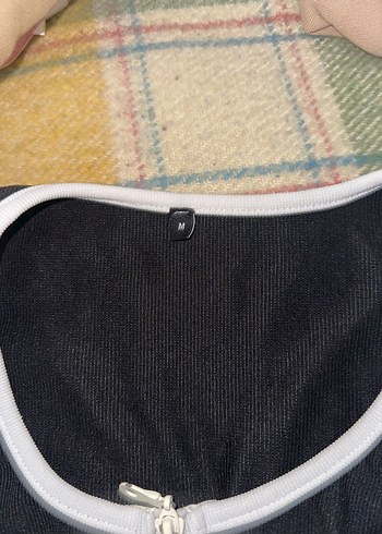 Siyah crop - Görsel 2