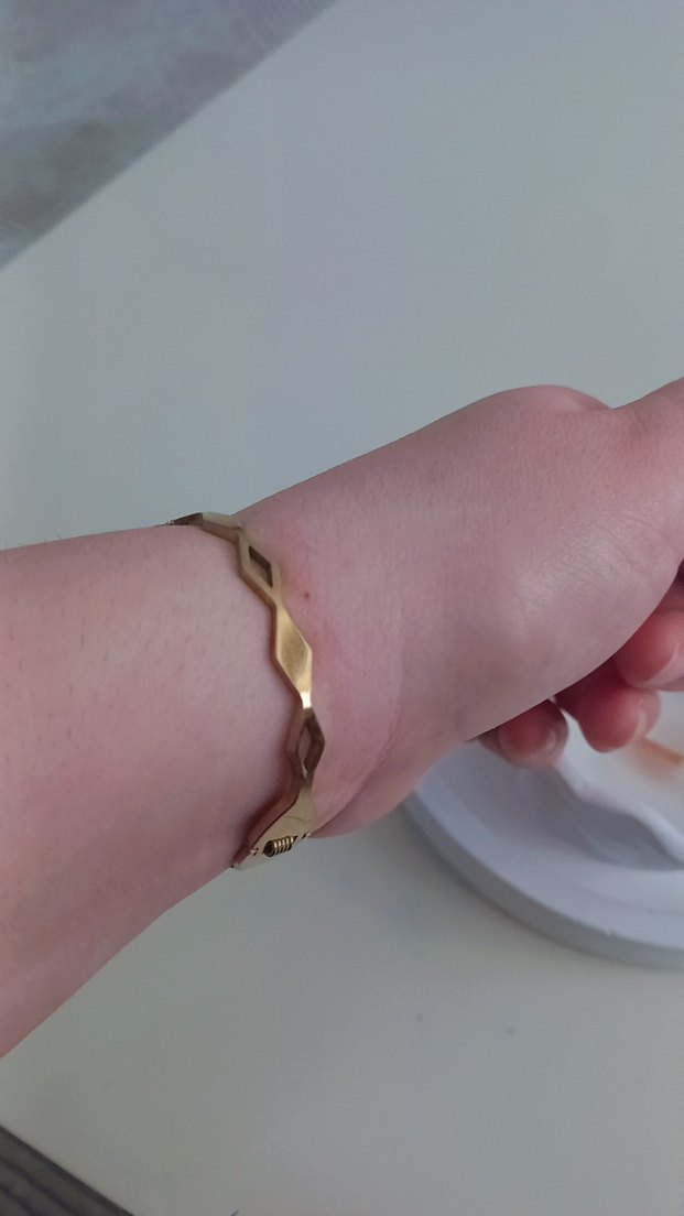 Altın Renk Zincir Detaylı Kadın Bileklik - Görsel 3