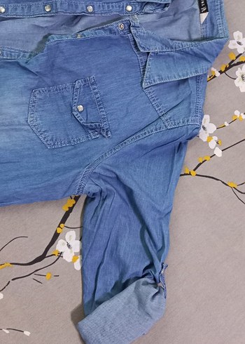 Düğmeli Mavi Kot Gömlek - Görsel 6