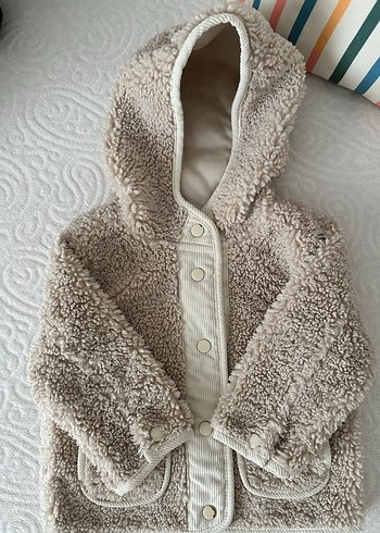 Erkek Çocuk Bej Kürklü Kapüşonlu Mont - Görsel 2