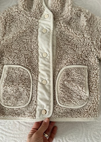 Erkek Çocuk Bej Kürklü Kapüşonlu Mont - Görsel 5