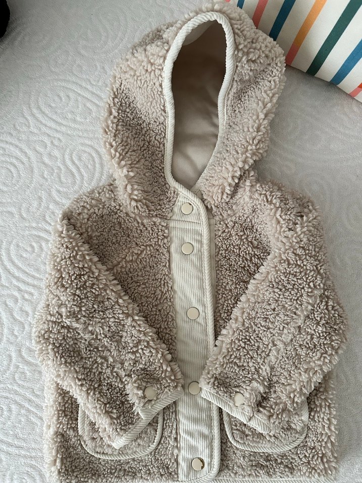 Erkek Çocuk Bej Kürklü Kapüşonlu Mont - Görsel 2