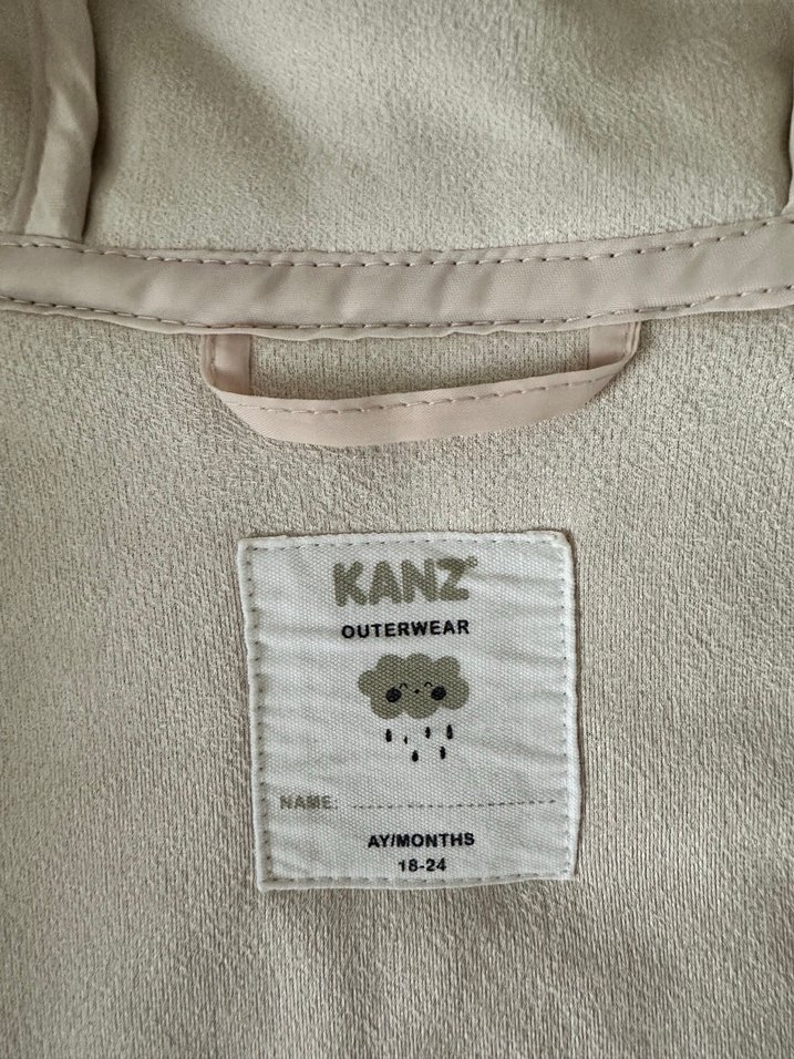 Erkek Çocuk Bej Kürklü Kapüşonlu Mont - Görsel 4