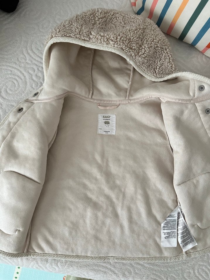 Erkek Çocuk Bej Kürklü Kapüşonlu Mont - Görsel 3