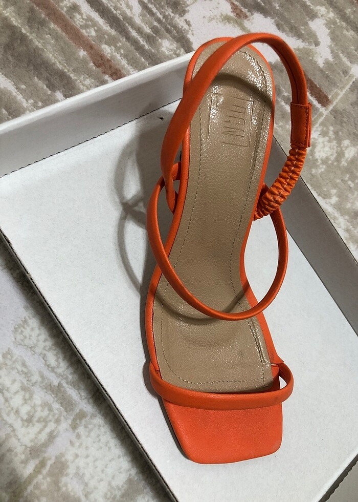 Turuncu tam yazlık topuklu ayakkabı - Görsel 2