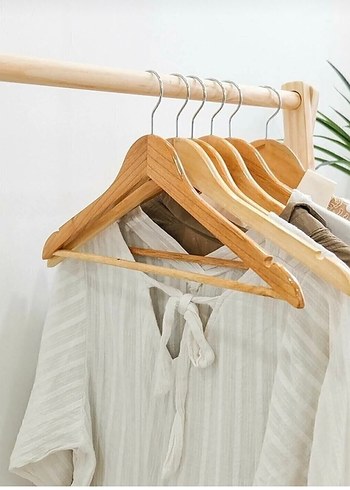 Trendyol & Milla Bej Ahşap Elbise Askısı ve Raf Ünitesi