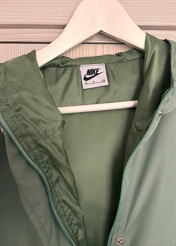 s Beden Nike Haki Düğmeli Yağmurluk