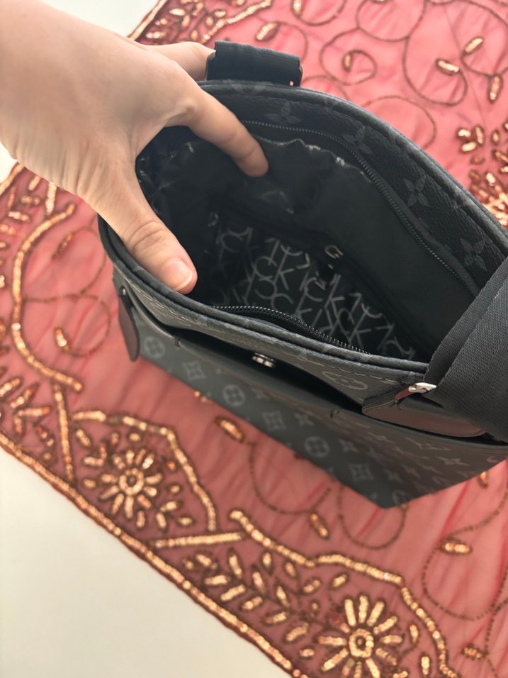 Gri Louis Vuitton  Omuz Çantası - Görsel 4