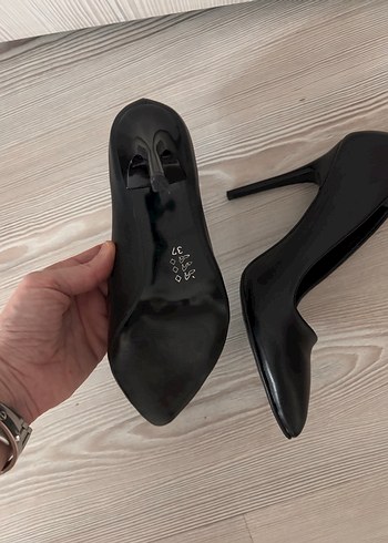 Siyah Rugan Tokalı Stiletto Topuklu Kadın Ayakkabı - Görsel 2