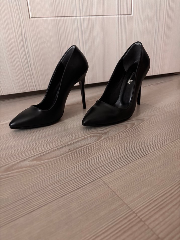 Siyah Rugan Tokalı Stiletto Topuklu Kadın Ayakkabı - Görsel 3