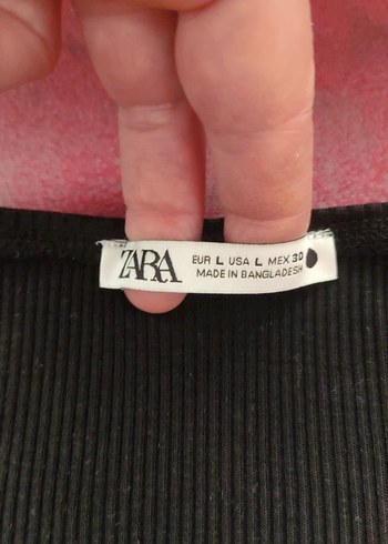 Siyah V Yaka Düğmeli Crop Top - Görsel 4