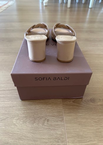 Diğer Sofia Baldi Rugan Terlik
