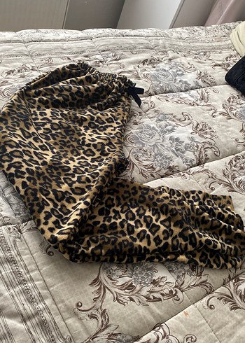 Kahverengi Leopar Desenli Kadın Kumaş - Görsel 2