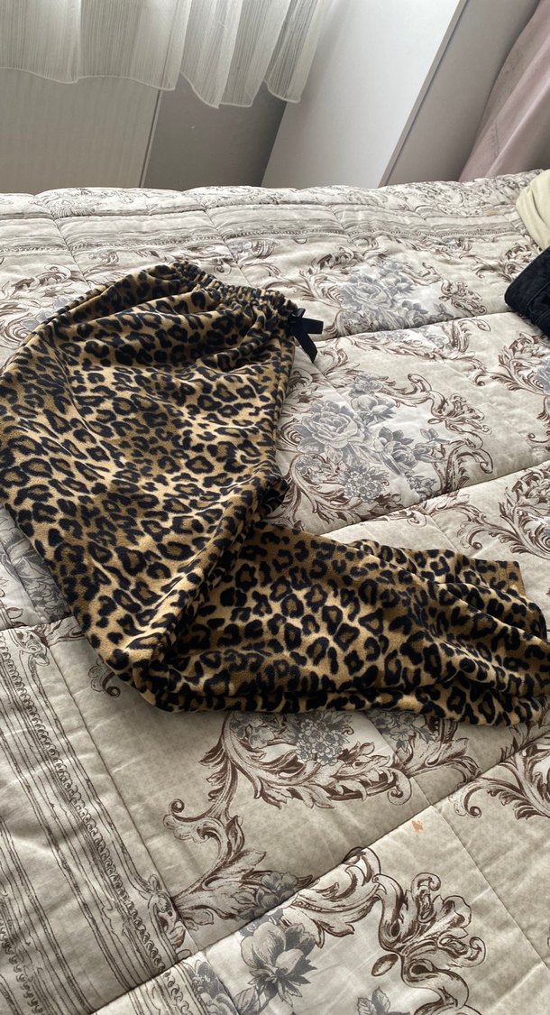 Kahverengi Leopar Desenli Kadın Kumaş - Görsel 2