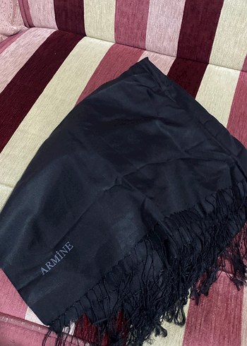 Siyah Kadın Saten Şal Armine - Görsel 3