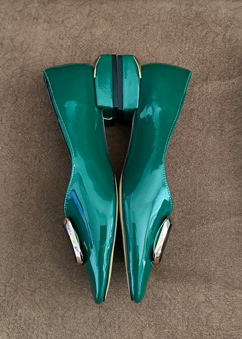 Yeşil Parlak Tokalı Kadın Düz Ayakkabı - Görsel 2