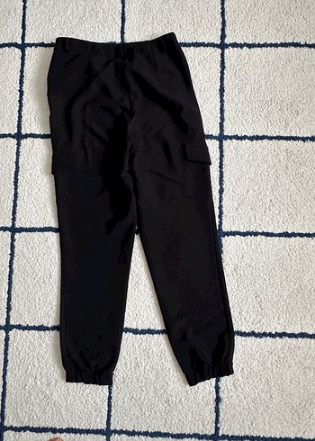 Siyah Kadın Rahat Kesim Midi Kumaş Pantolon - Görsel 2