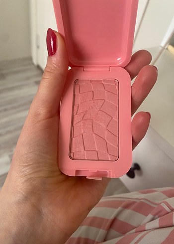 NYX Pastel Pembe Buttermelt Allık - Görsel 4