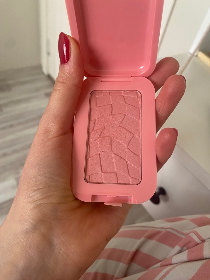 NYX Pastel Pembe Buttermelt Allık - Görsel 4