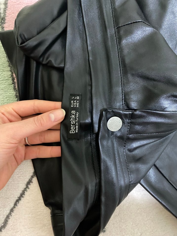 Bershka Siyah Deri Kadın  Pantolon - Görsel 2