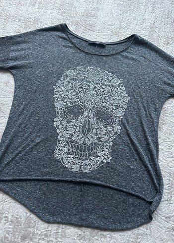 Gri Desenli Uzun Kollu Tişörtü - Görsel 2