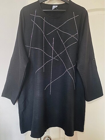marka NEW SHİNE İşlemeli Tunik