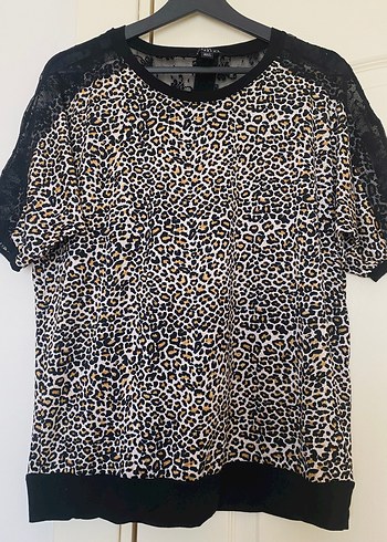 ZARA ..Dantel Detaylı Leopar Desenli Kadın Bluz