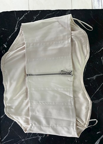 Beyaz Deri Askısız Bel Detaylı Büstiyer - Görsel 2